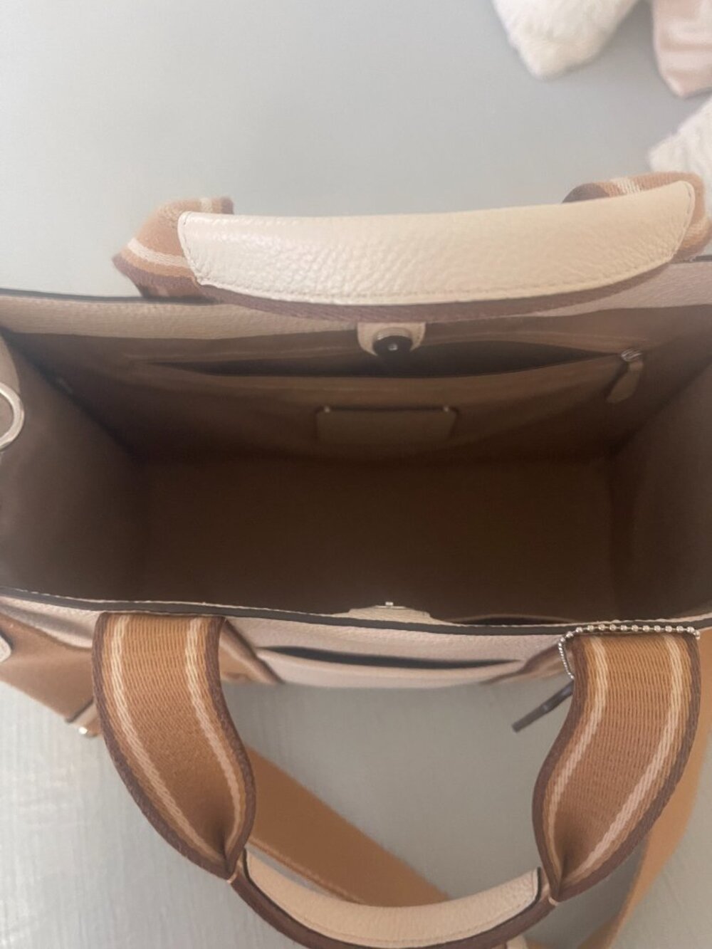Coach Large Crossbody - Picture 5 of 5